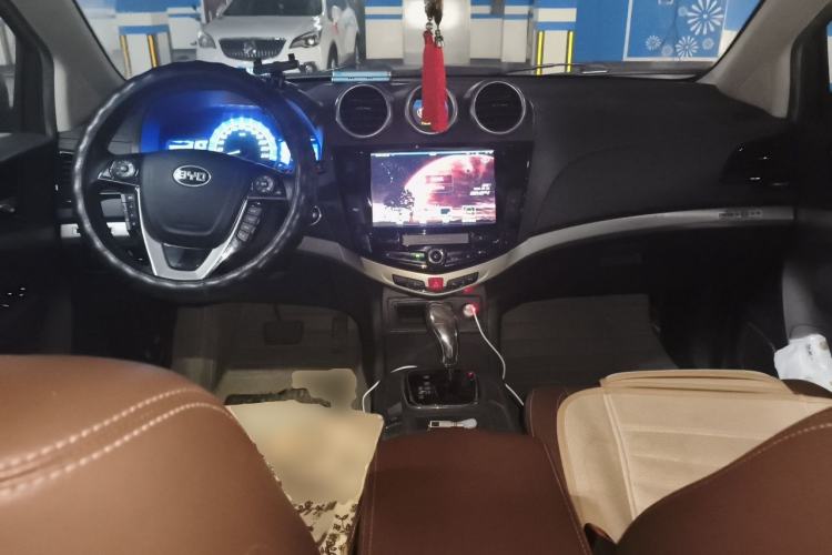 Used BYD S7 2015 2.0T Upgraded Automatic Luxury Version Center Console