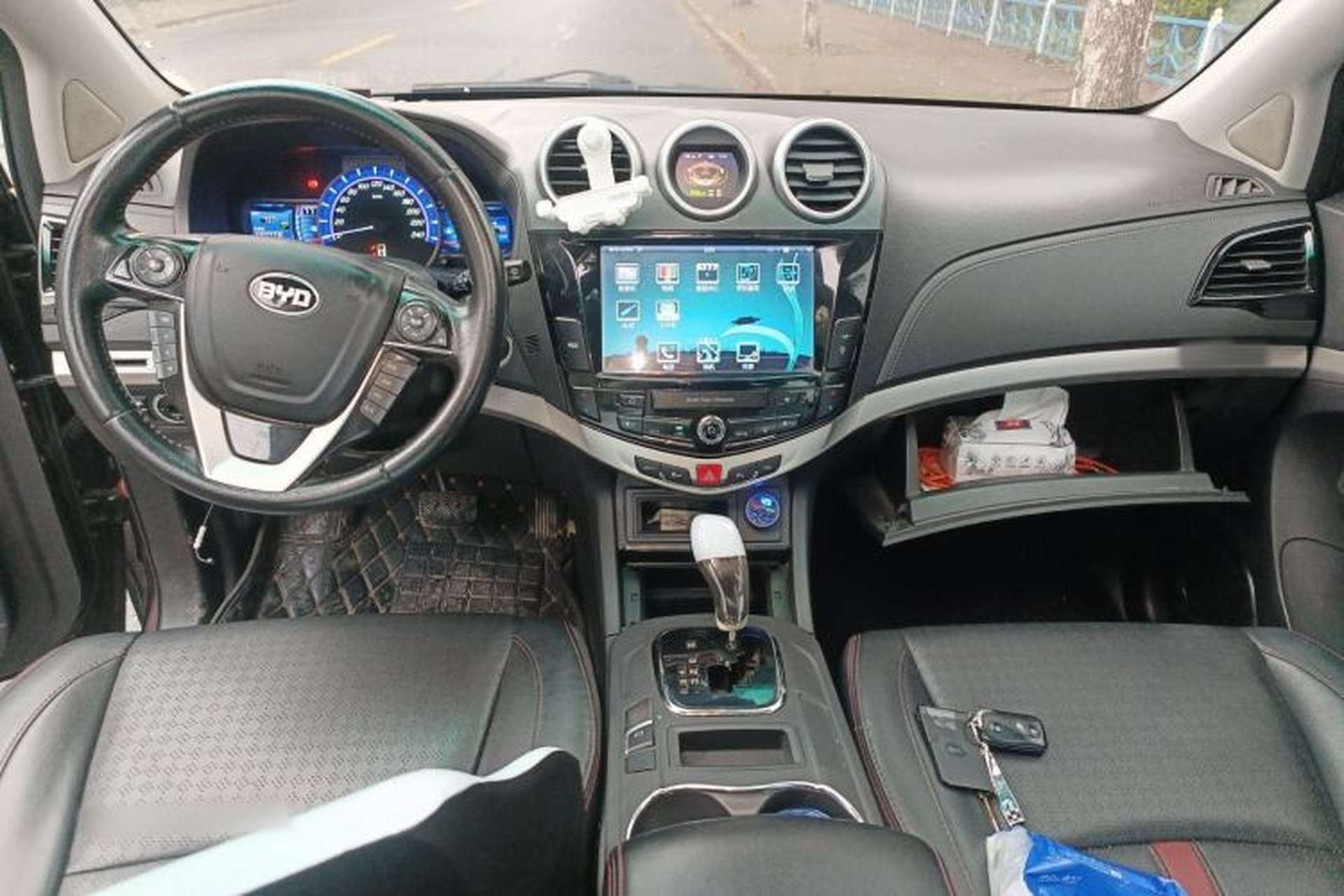 Used BYD S7 2015 2.0T Upgraded Automatic Luxury Version Center Console