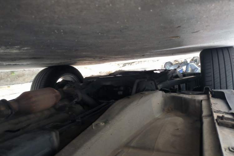 Used BYD S7 2015 2.0T Automatic Prestige Model Chassis Front Left