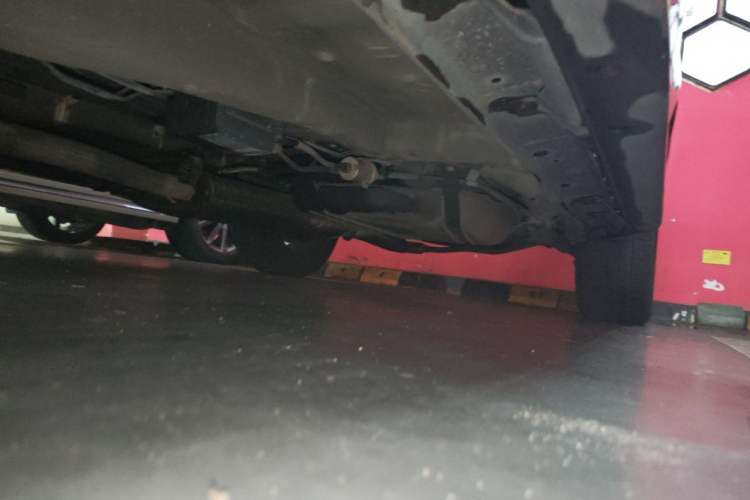 Used BYD S7 2015 2.0T Upgraded Automatic Flagship Version Chassis Front Left