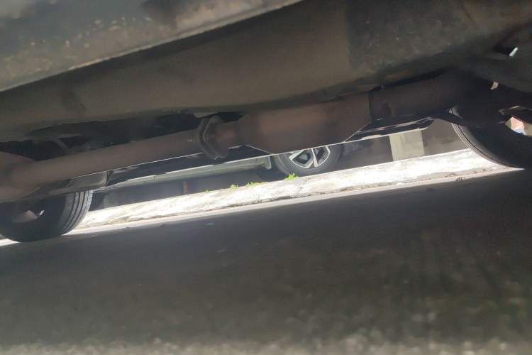 Used BYD S7 2015 2.0T Automatic Prestige Model Chassis Front Right