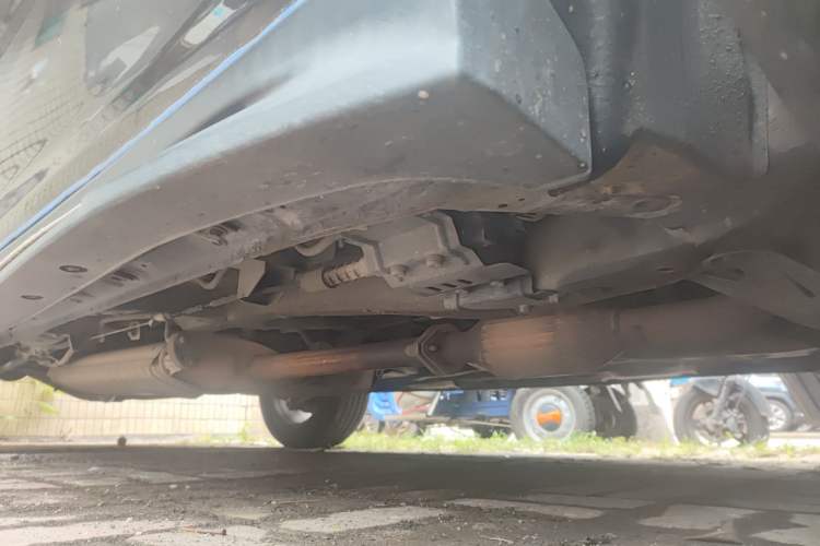 Used BYD S7 2015 2.0T Automatic Prestige Model Chassis Front Right