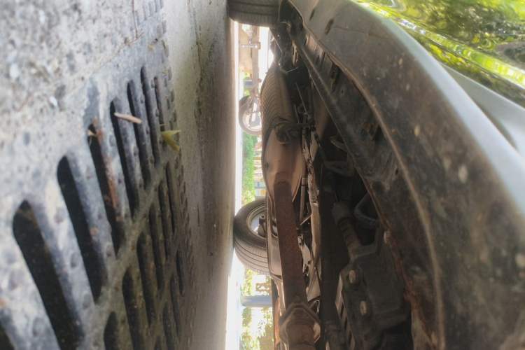 Used BYD S7 2015 2.0T Automatic Prestige Model Chassis Front Right