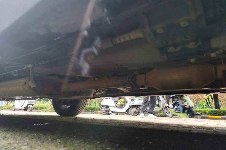 Used BYD S7 2015 2.0T Automatic Prestige Model Chassis Front Right