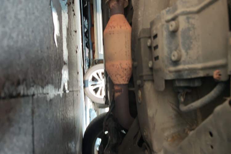Used BYD S7 2015 2.0T Automatic Prestige Model Chassis Front Right