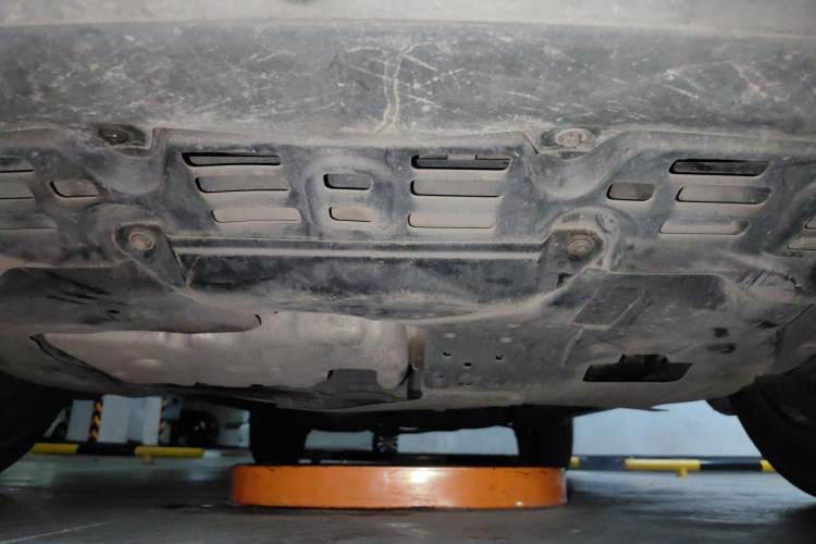 Used BYD S7 2015 2.0T Upgraded Automatic Luxury Version Chassis Front