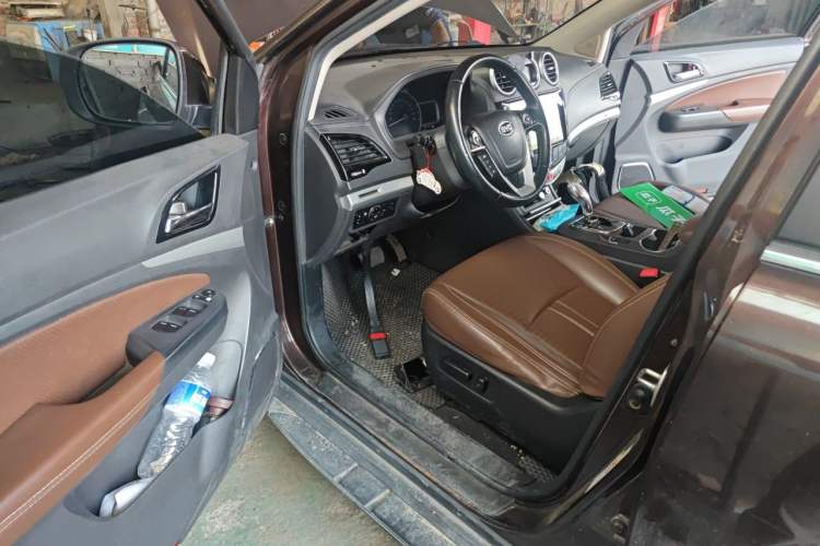 Used BYD S7 2015 2.0T Upgraded Automatic Luxury Version Driver Seat
