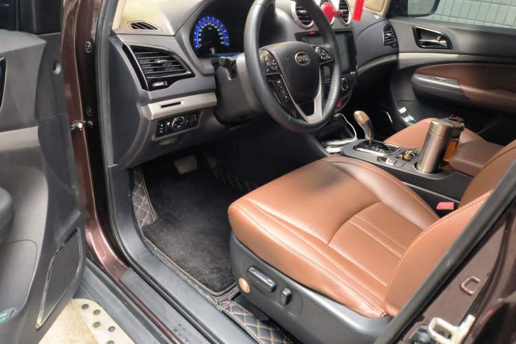Used BYD S7 2015 2.0T Automatic Prestige Model Driver Seat