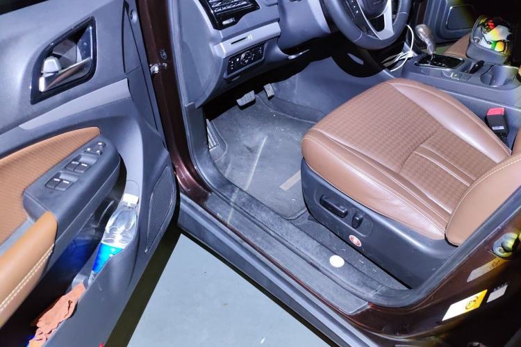 Used BYD S7 2015 2.0T Upgraded Automatic Luxury Version Driver Seat