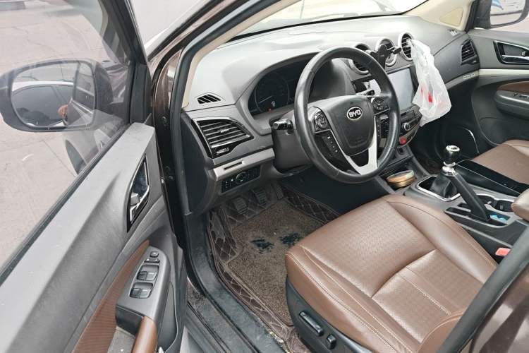 Used BYD S7 2015 1.5T Manual Luxury Model Driver Seat