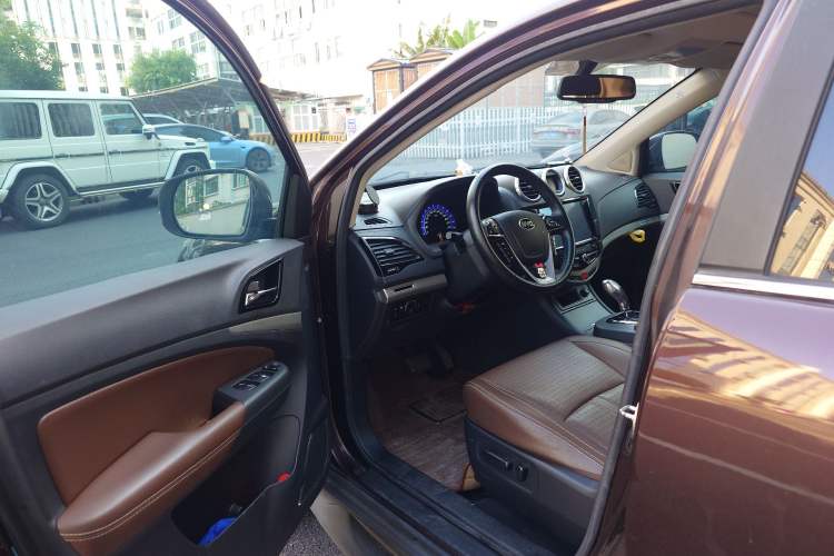 Used BYD S7 2015 2.0T Upgraded Automatic Luxury Version Driver Seat