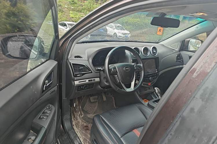 Used BYD S7 2015 2.0T Automatic Flagship Edition Driver Seat