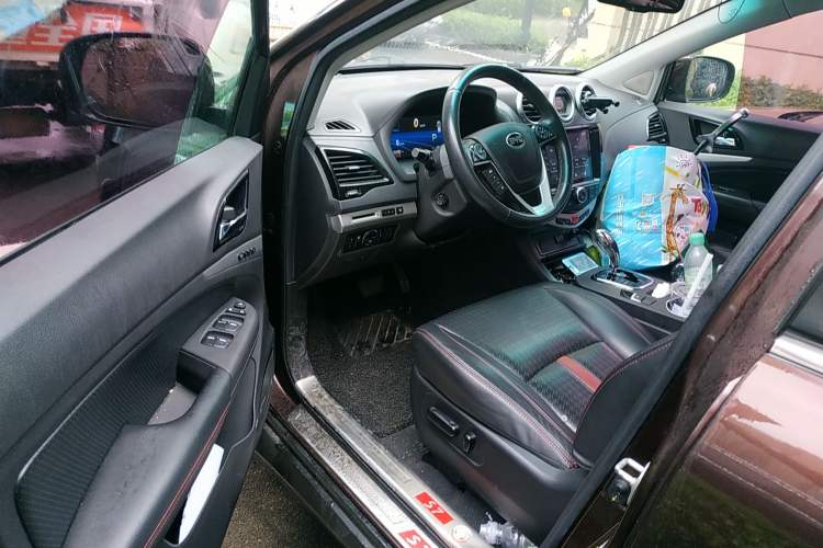 Used BYD S7 2015 2.0T Automatic Flagship Edition Driver Seat