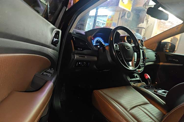 Used BYD S7 2015 2.0T Upgraded Automatic Luxury Version Driver Seat