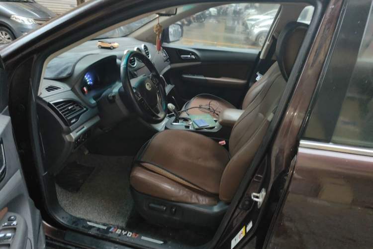 Used BYD S7 2015 2.0T Upgraded Automatic Luxury Version Driver Seat