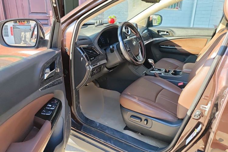 Used BYD S7 2015 2.0T Upgraded Automatic Luxury Version Driver Seat