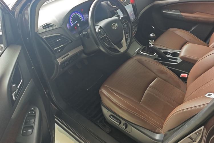 Used BYD S7 2015 1.5T Upgraded Manual Luxury Model Driver Seat