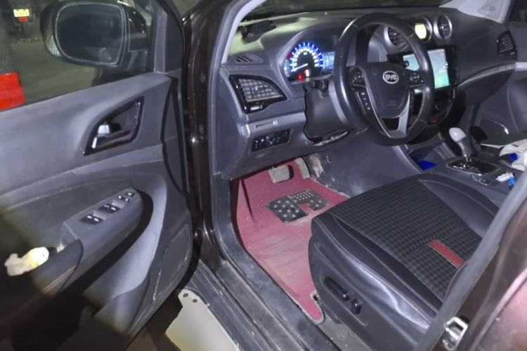 Used BYD S7 2015 2.0T Automatic Prestige Model Driver Seat