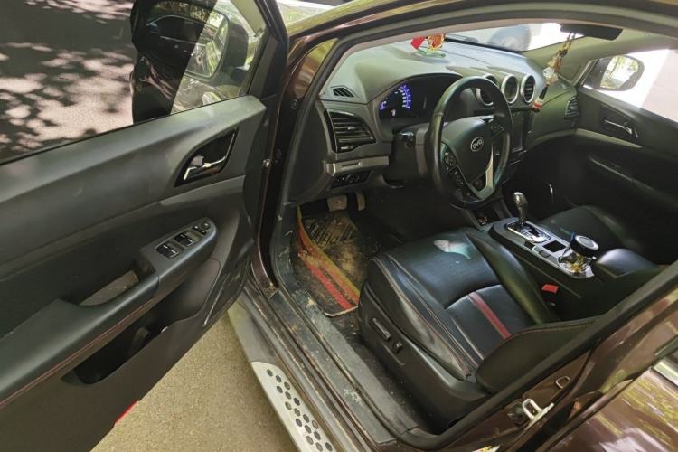 Used BYD S7 2015 2.0T Automatic Prestige Model Driver Seat