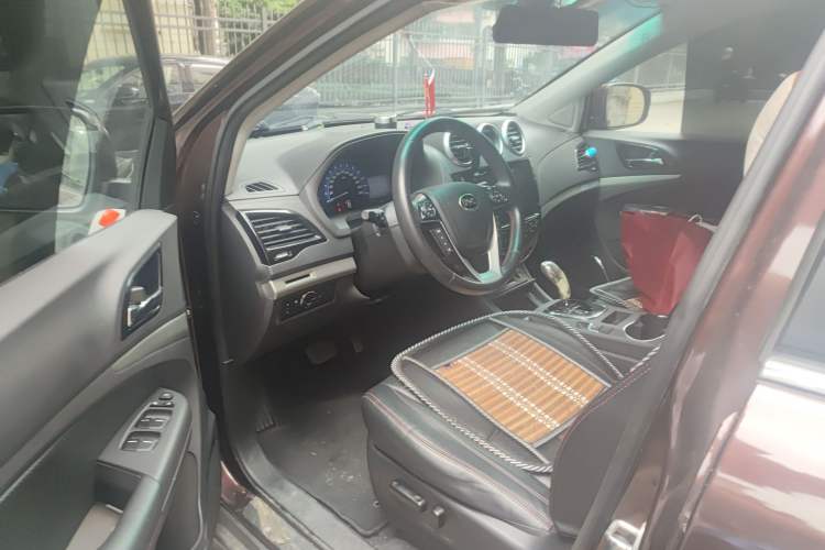 Used BYD S7 2015 2.0T Automatic Prestige Model Driver Seat