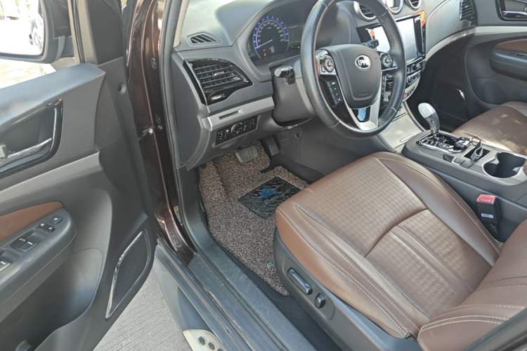 Used BYD S7 2015 2.0T Upgraded Automatic Luxury Version Driver Seat