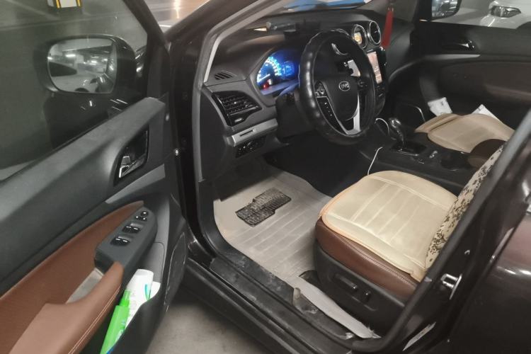 Used BYD S7 2015 2.0T Upgraded Automatic Luxury Version Driver Seat