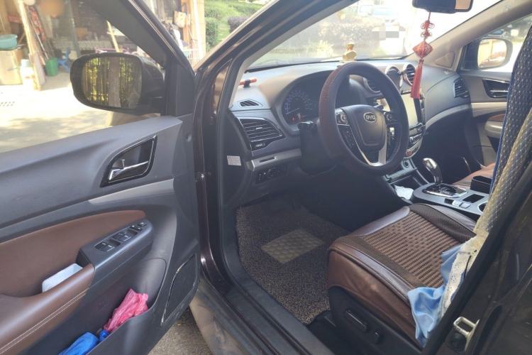 Used BYD S7 2015 2.0T Upgraded Automatic Luxury Version Driver Seat