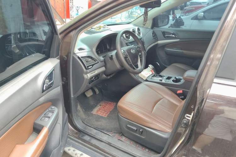 Used BYD S7 2015 2.0T Upgraded Automatic Luxury Version Driver Seat