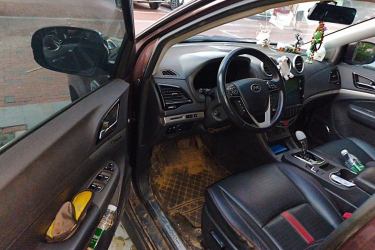 Used BYD S7 2015 2.0T Automatic Flagship Edition Driver Seat