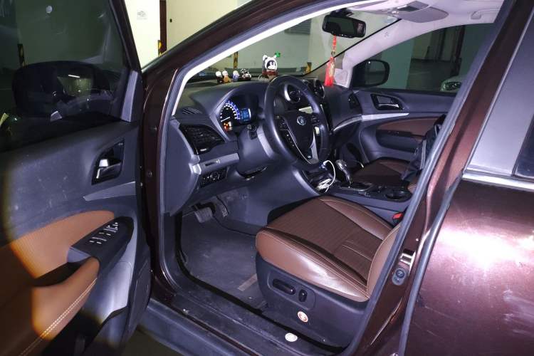 Used BYD S7 2015 2.0T Automatic Prestige Model Driver Seat
