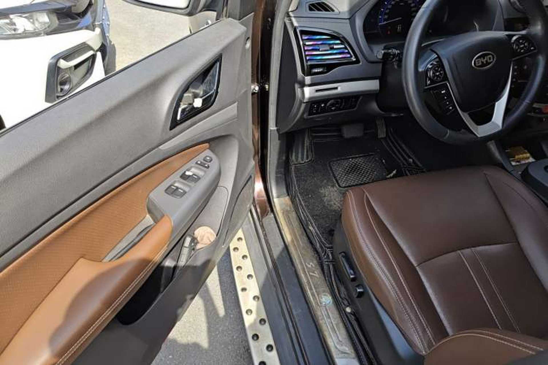 Used BYD S7 2015 2.0T Upgraded Automatic Luxury Version Driver Seat
