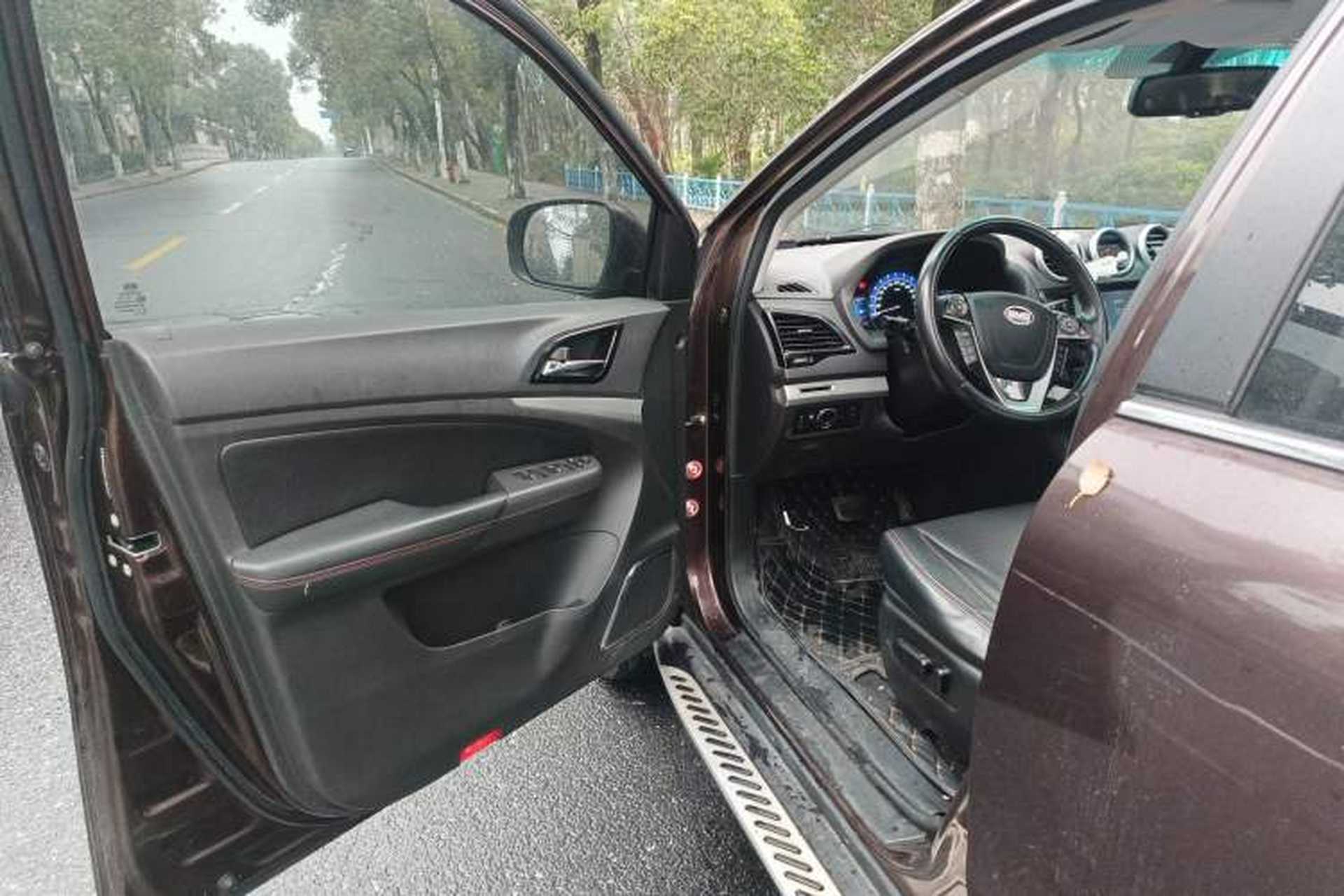 Used BYD S7 2015 2.0T Upgraded Automatic Luxury Version Driver Seat