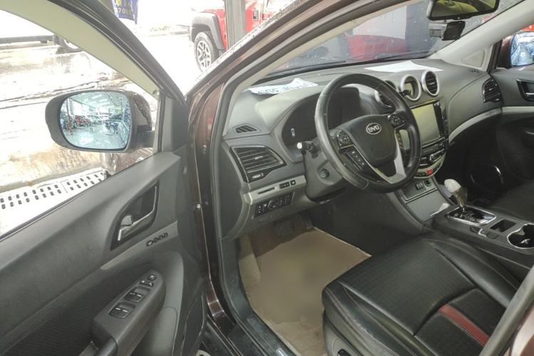 Used BYD S7 2015 2.0T Automatic Flagship Edition Driver Seat