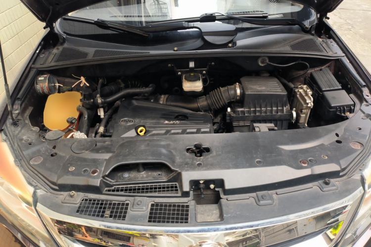 Used BYD S7 2015 2.0T Automatic Prestige Model Engine Bay