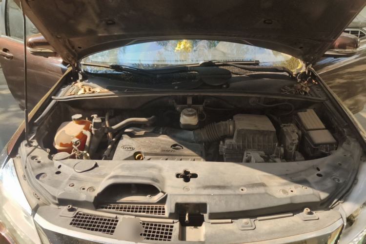 Used BYD S7 2015 2.0T Upgraded Automatic Luxury Version Engine Bay