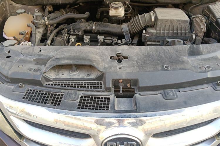 Used BYD S7 2015 2.0T Upgraded Automatic Luxury Version Engine Bay