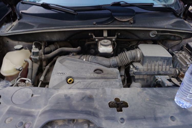 Used BYD S7 2015 2.0T Upgraded Automatic Luxury Version Engine Bay