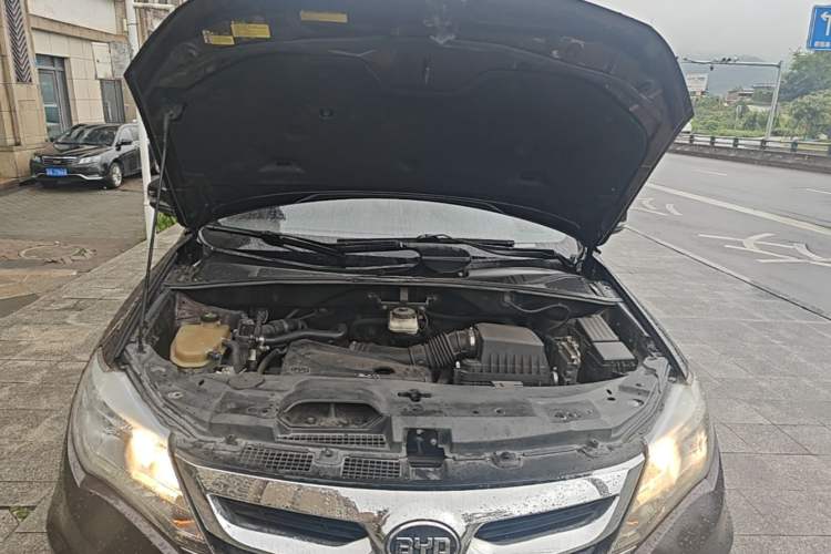 Used BYD S7 2015 2.0T Automatic Flagship Edition Engine Bay