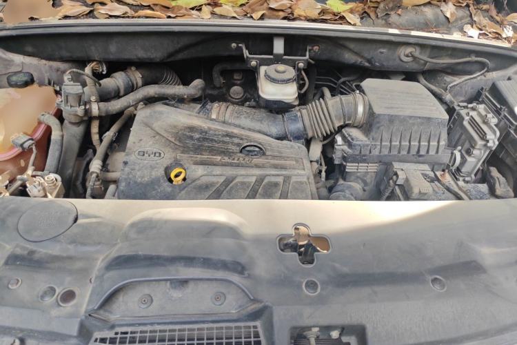 Used BYD S7 2015 2.0T Automatic Prestige Model Engine Bay