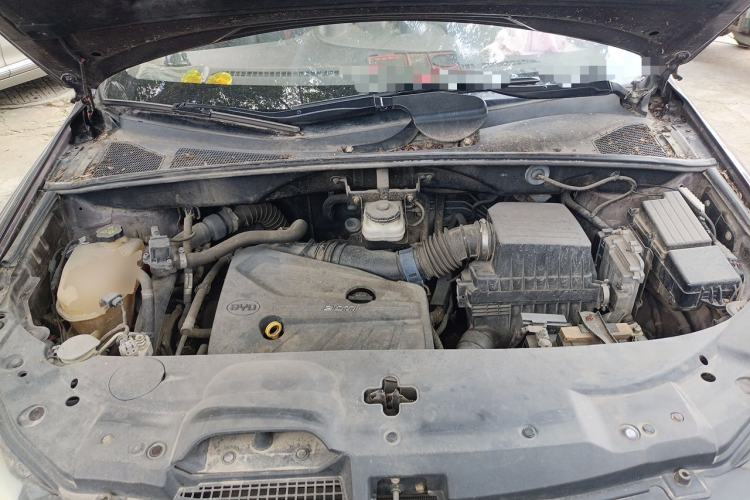 Used BYD S7 2015 2.0T Automatic Prestige Model Engine Bay