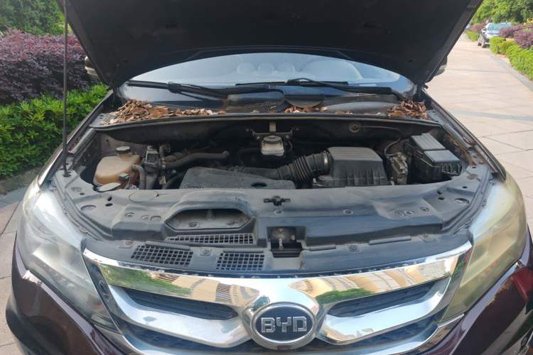 Used BYD S7 2015 2.0T Upgraded Automatic Luxury Version Engine Bay