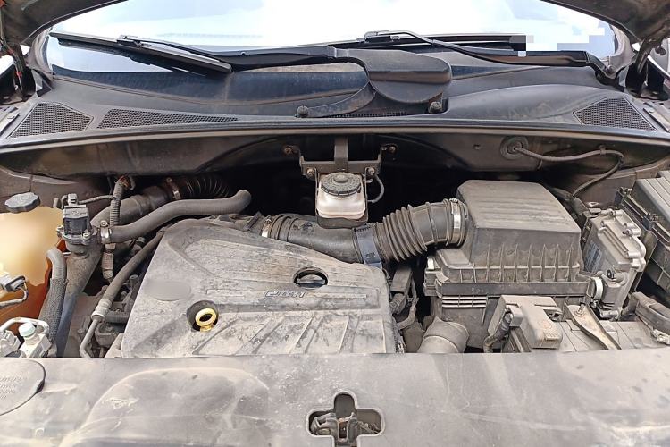Used BYD S7 2015 2.0T Automatic Prestige Model Engine Bay