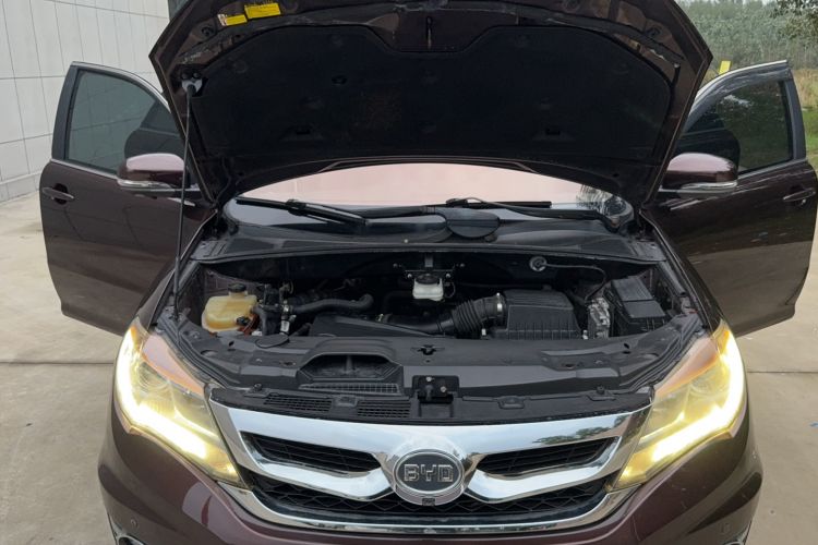 Used BYD S7 2015 2.0T Upgraded Automatic Luxury Version Engine Bay