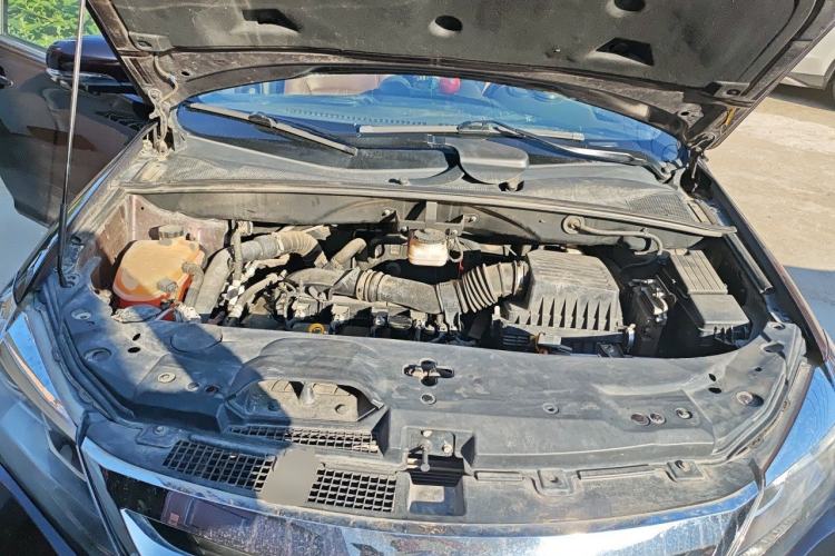 Used BYD S7 2015 2.0T Upgraded Automatic Luxury Version Engine Bay