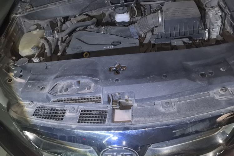 Used BYD S7 2015 2.0T Automatic Prestige Model Engine Bay