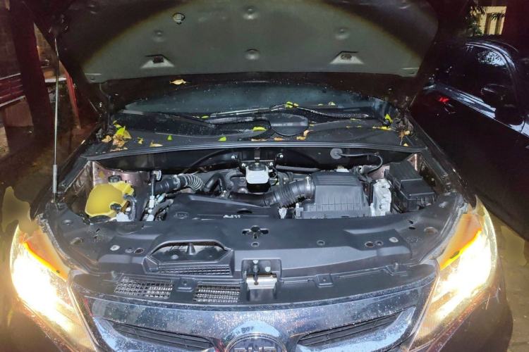 Used BYD S7 2015 2.0T Upgraded Automatic Luxury Version Engine Bay