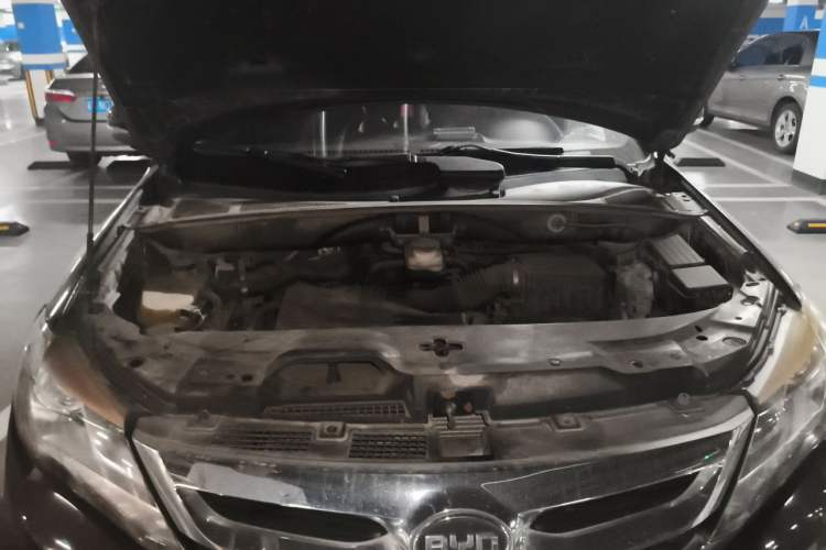 Used BYD S7 2015 2.0T Upgraded Automatic Luxury Version Engine Bay