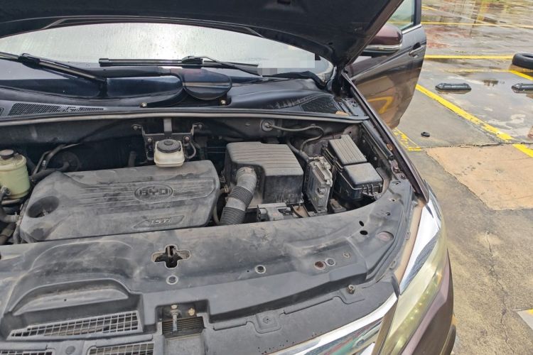 Used BYD S7 2015 1.5T Upgraded Manual Luxury Model Engine Bay Left