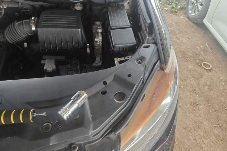 Used BYD S7 2015 2.0T Upgraded Automatic Luxury Version Engine Bay Left