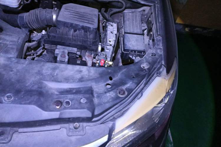 Used BYD S7 2015 2.0T Upgraded Automatic Flagship Version Engine Bay Left